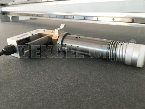 The cnc oscillation knife cutter machine for cardboard box and paper