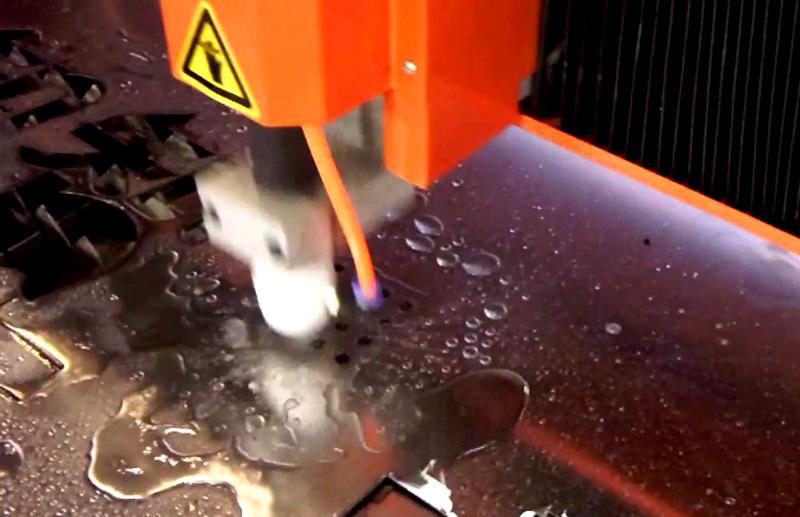 metal sheet plsama cutting machine with water cooling.jpg