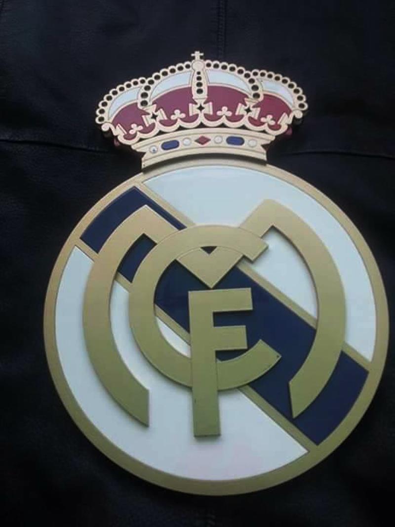 laser engraver working on acrylic