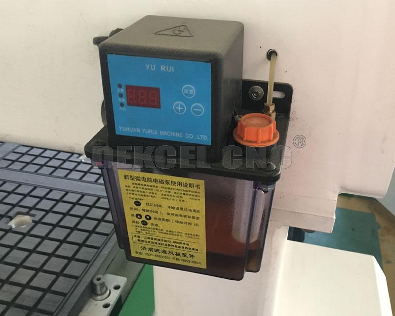 ATC cnc wood carving machine oil injection system