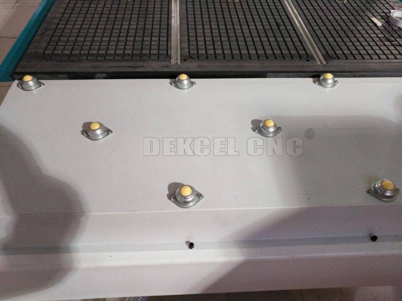 Economic ATC cnc router spindle feeding system