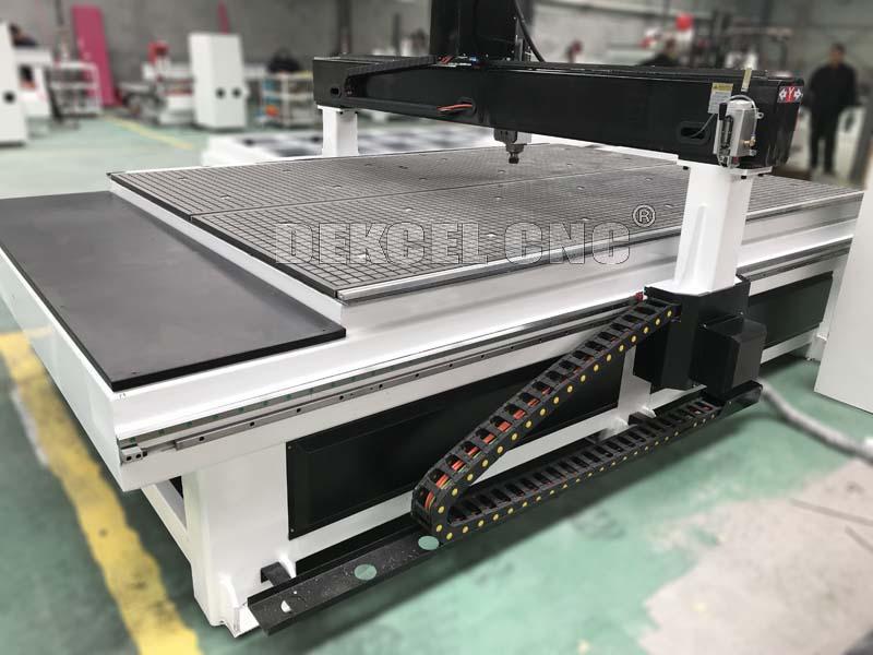 2030 engraving cnc router with vacuum working table.jpg