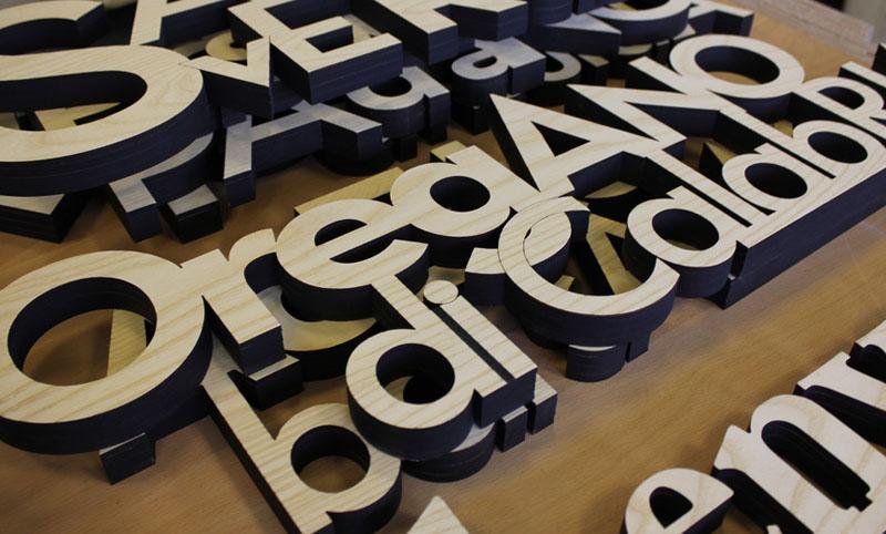 280W laser machine cutting 20mm plywood.jpg