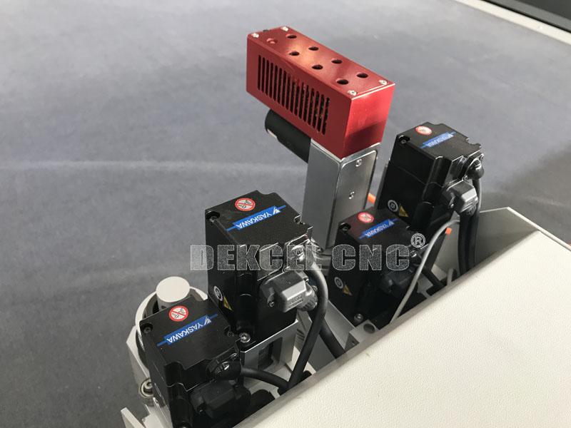 Japan YASKAWA servo motor for oscillation knife cutting machine.jpg