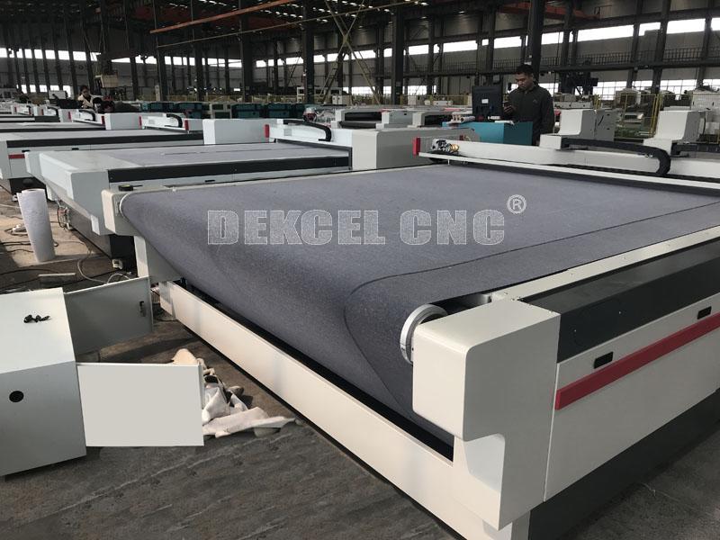auto feeding oscillation knife cutter plotter machine