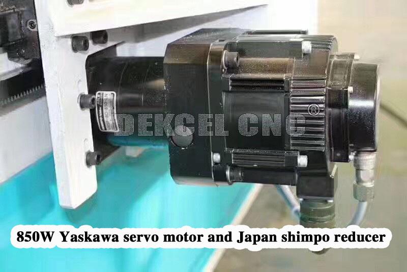 furniture cutting router Yaskawa servo motor