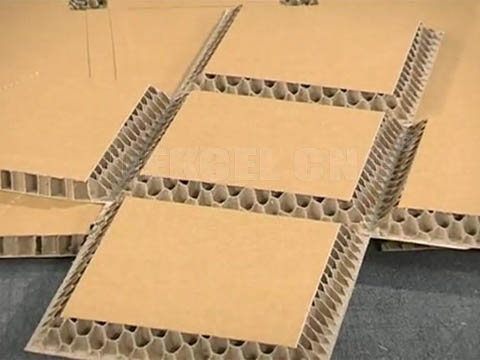 The cnc oscillating knife cutting machine for honeycomb board