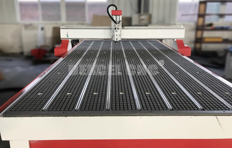 T-slot and vocuum working table for woodworking cnc router.jpg