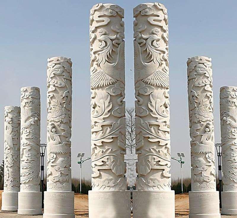 rounde stone status carving