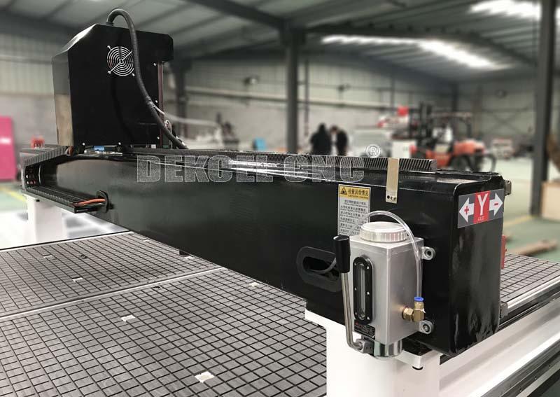 wood acrylic cutter router machine lubrication system.jpg