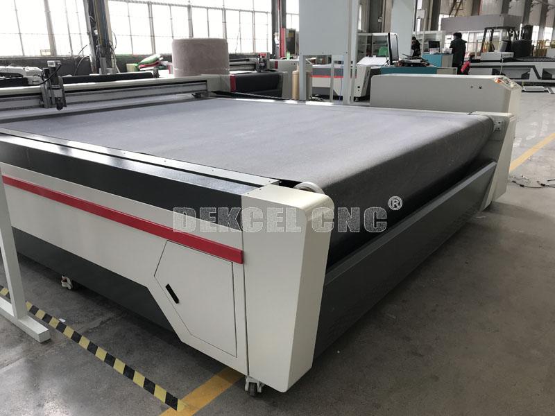 floor carpet cutting machine working table.jpg