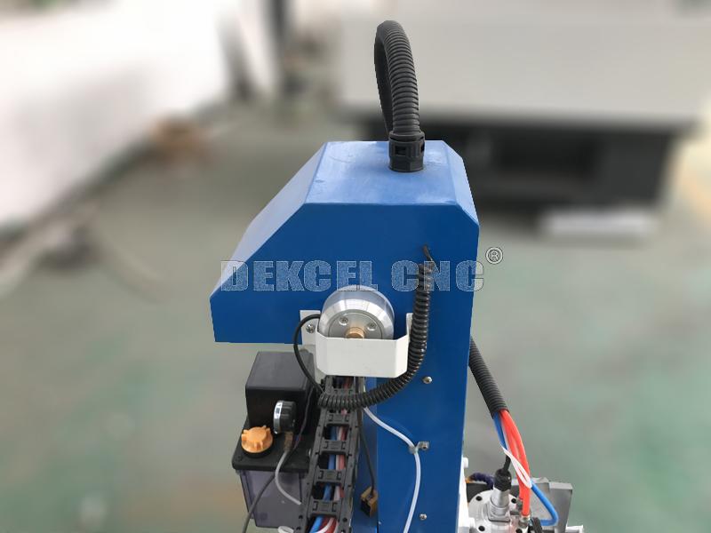 injection system of molding engraving machine 