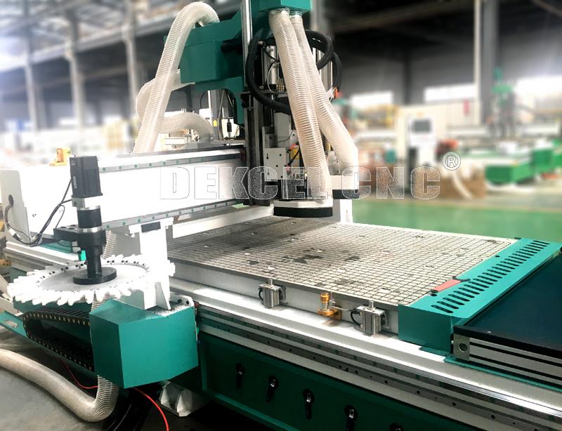 ATC furnitue cutting cnc router 12 position tools