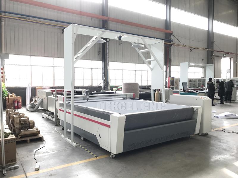 CCD camera carpet rugs oscillation cutting machine